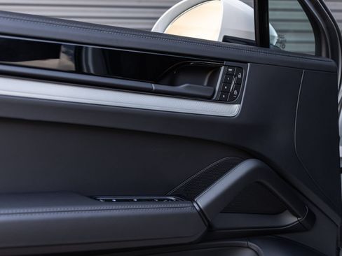 New 2026 Porsche Cayenne Coupe AWD/4WD image 22