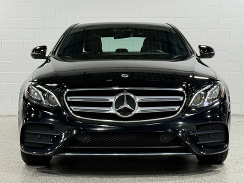 Used 2019 Mercedes-Benz E 300 4MATIC image 3