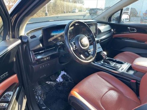 Used 2022 Kia Carnival SX Prestige image 7