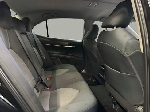 Used 2022 Toyota Camry LE image 9