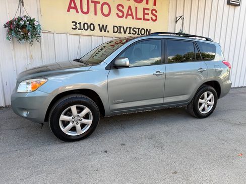 Used 2008 Toyota RAV4 Limited FWD image 2