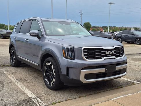 Used 2025 Kia Telluride S FWD image 1