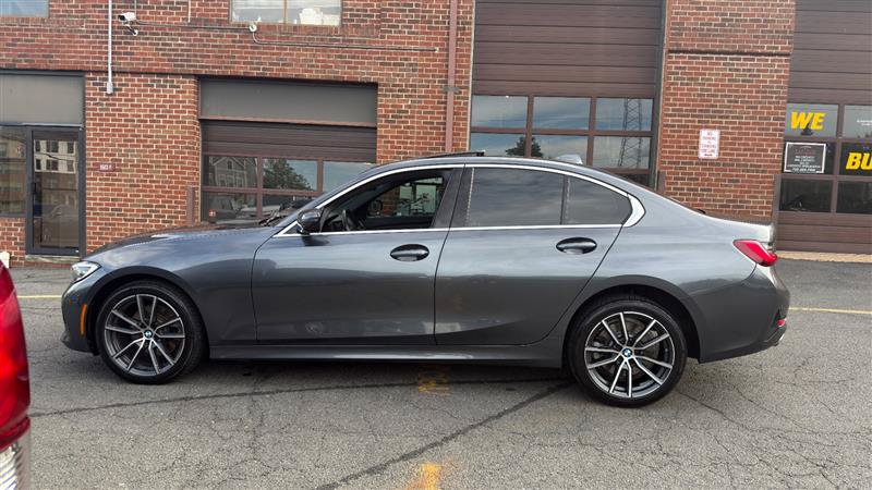 Used 2019 BMW 330i xDrive Sedan w/ Driving Assistance Package AWD/4WD image 4