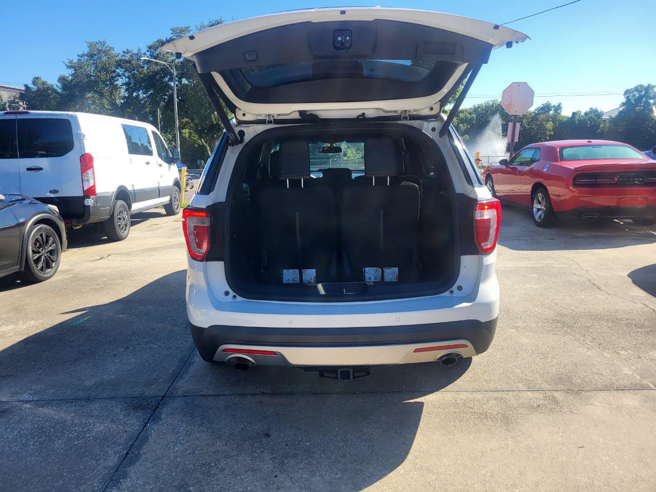 Used 2016 Ford Explorer XLT w/ Equipment Group 202A FWD image 29