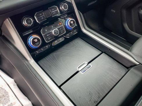 Used 2021 GMC Yukon Denali w/ LPO, Illumination Package image 13