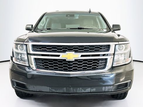 Used 2019 Chevrolet Suburban LT image 2