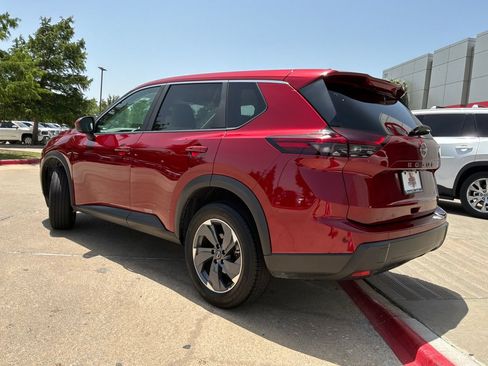 Used 2025 Nissan Rogue SV FWD image 8