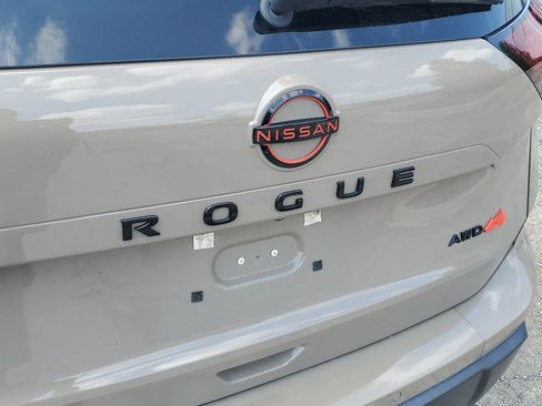 Used 2025 Nissan Rogue SV AWD/4WD image 28
