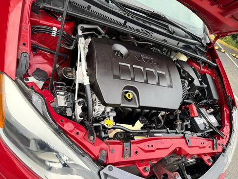 Used 2015 Toyota Corolla LE FWD image 34
