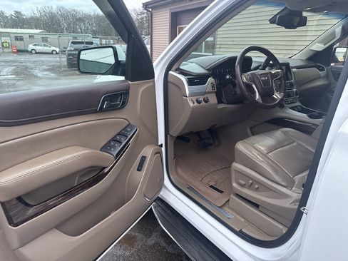 Used 2016 GMC Yukon XL SLT w/ Open Road Package image 14