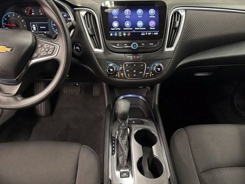 Used 2023 Chevrolet Malibu LT FWD image 19