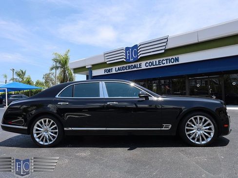 Used 2017 Bentley Mulsanne RWD image 2