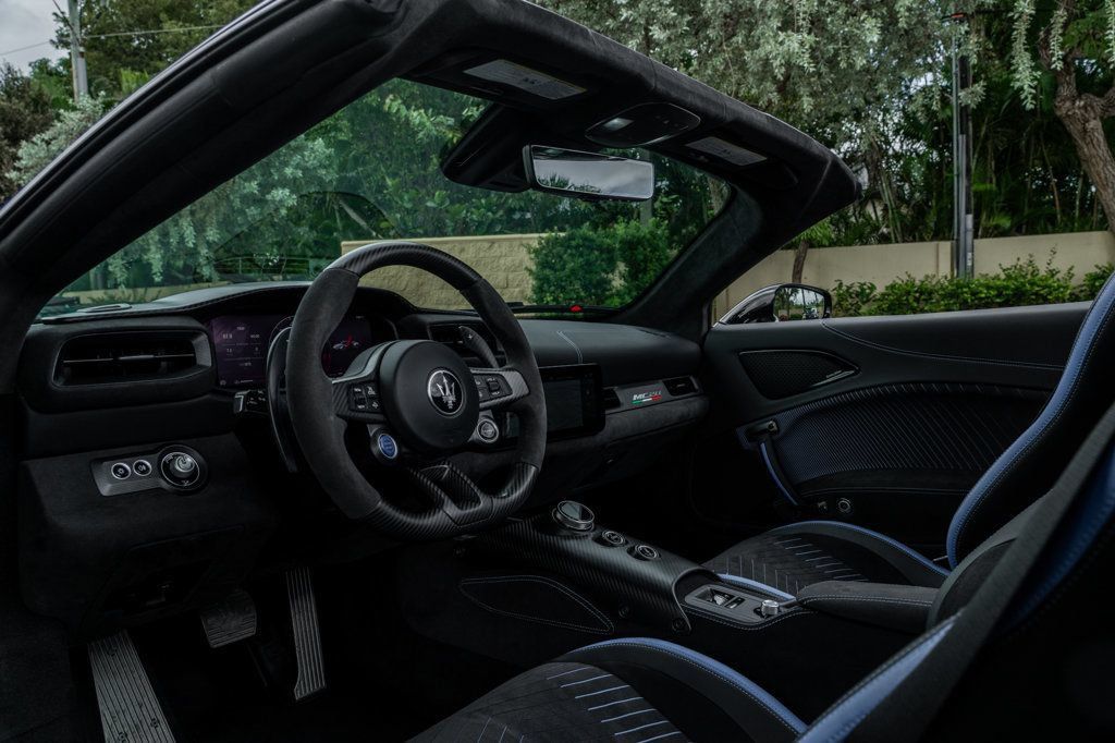 Used 2023 Maserati MC20 Spyder RWD image 18