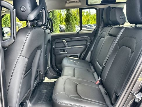 Used 2025 Land Rover Defender 110 S image 15