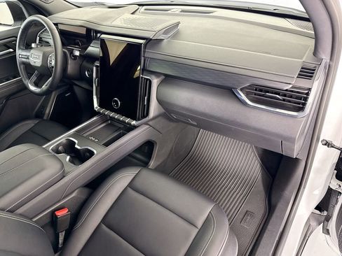 Used 2024 GMC Acadia Elevation w/ Luxury Package image 17