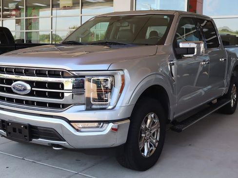 Used 2021 Ford F150 Lariat w/ Equipment Group 502A High AWD/4WD image 3