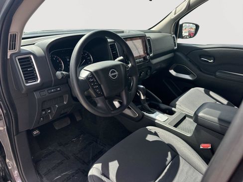 Used 2023 Nissan Frontier SV AWD/4WD image 9