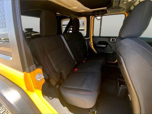 Used 2021 Jeep Wrangler Unlimited Rubicon w/ Cold Weather Group AWD/4WD image 20