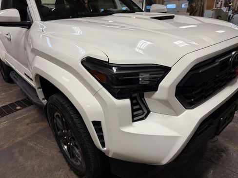 Used 2025 Toyota Tacoma TRD Sport image 28