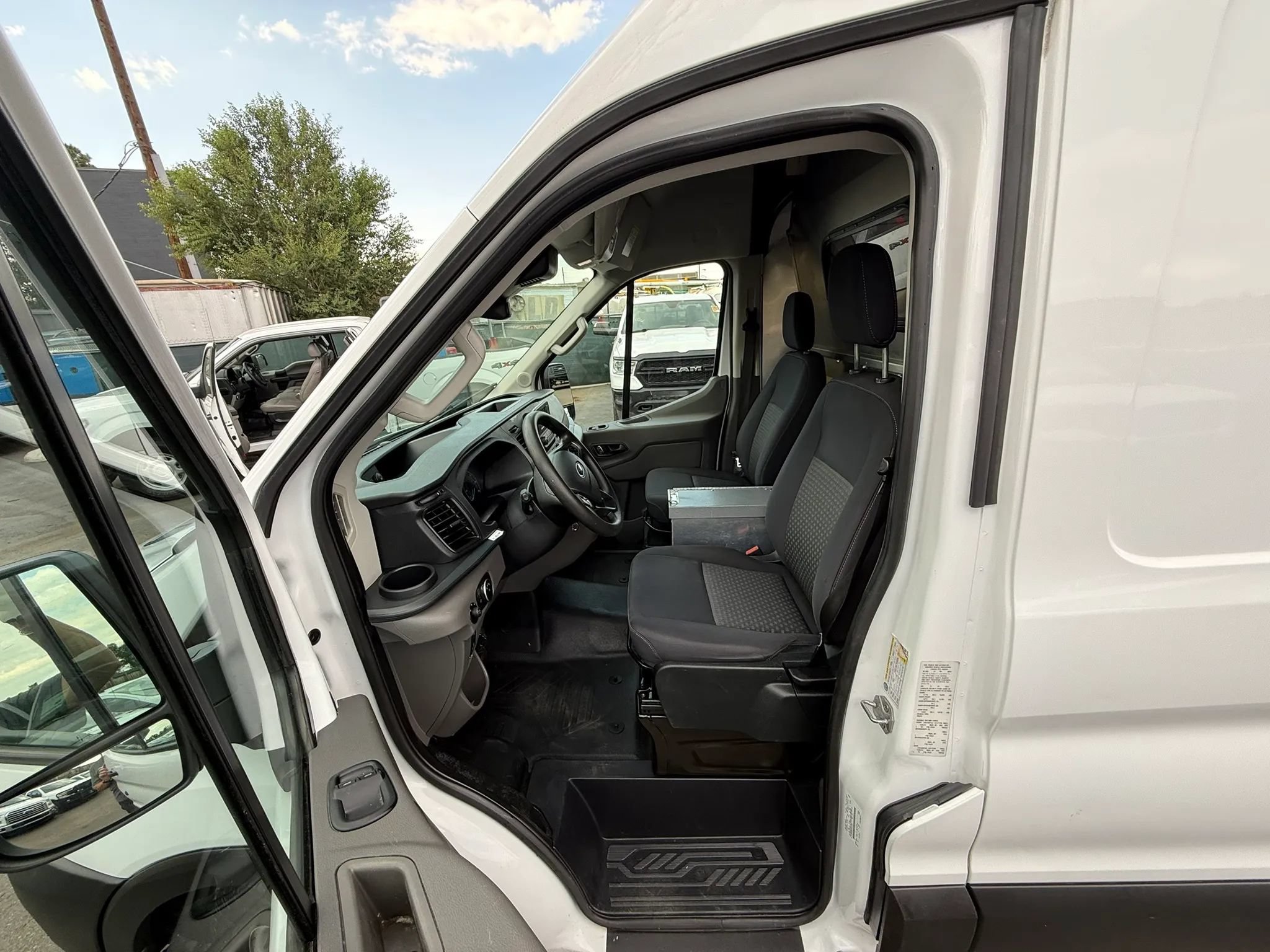 Used 2023 Ford Transit 250 148 High Roof RWD image 12