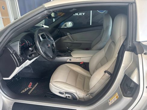 Used 2006 Chevrolet Corvette Coupe w/ Preferred Equipment Group RWD image 17