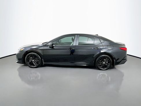 Used 2025 Toyota Camry SE image 8