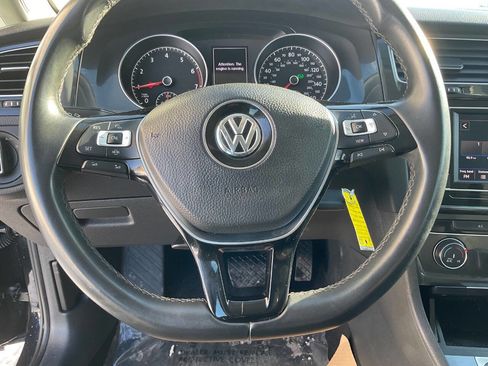 Used 2019 Volkswagen Golf S image 16