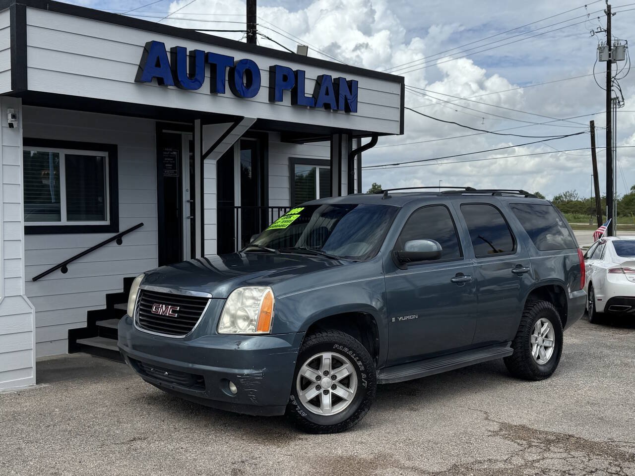 Used 2009 GMC Yukon SLT AWD/4WD image 1