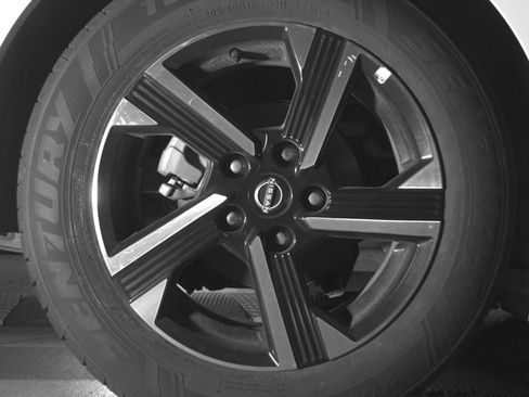 Used 2025 Nissan Sentra SV FWD image 15