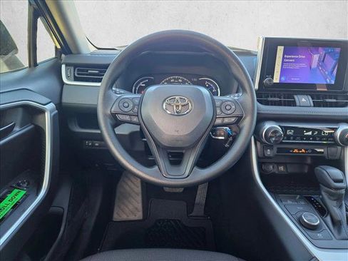 Used 2025 Toyota RAV4 LE AWD/4WD image 12