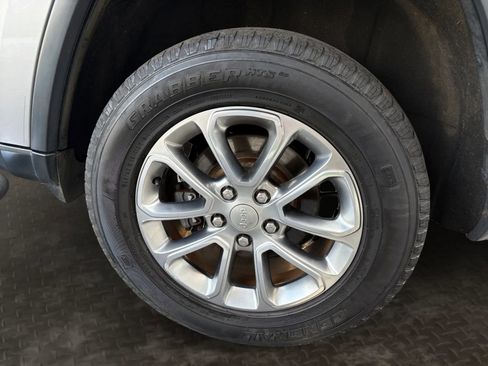 Used 2015 Jeep Grand Cherokee Limited image 36