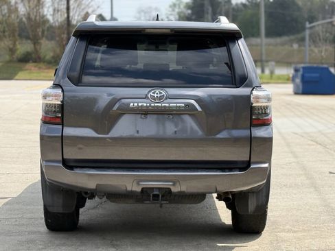 Used 2016 Toyota 4Runner SR5 image 5