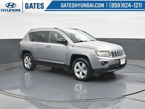 Used 2016 Jeep Compass Sport w/ Power Value Group image 4