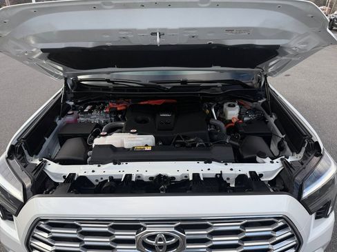 Used 2025 Toyota Sequoia Capstone image 21