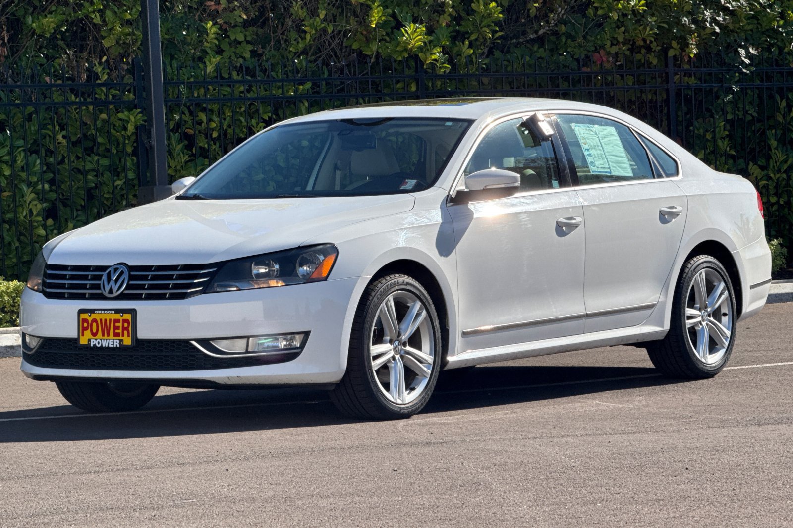 Used 2013 Volkswagen Passat TDI SEL Premium FWD image 8