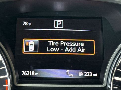 Used 2016 Nissan Pathfinder Platinum w/ Family Entertainment Package image 22