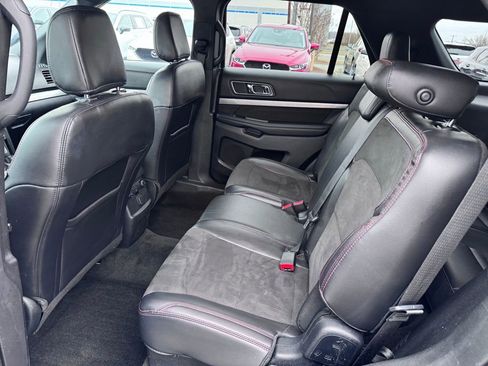 Used 2018 Ford Explorer XLT w/ Equipment Group 202A image 21
