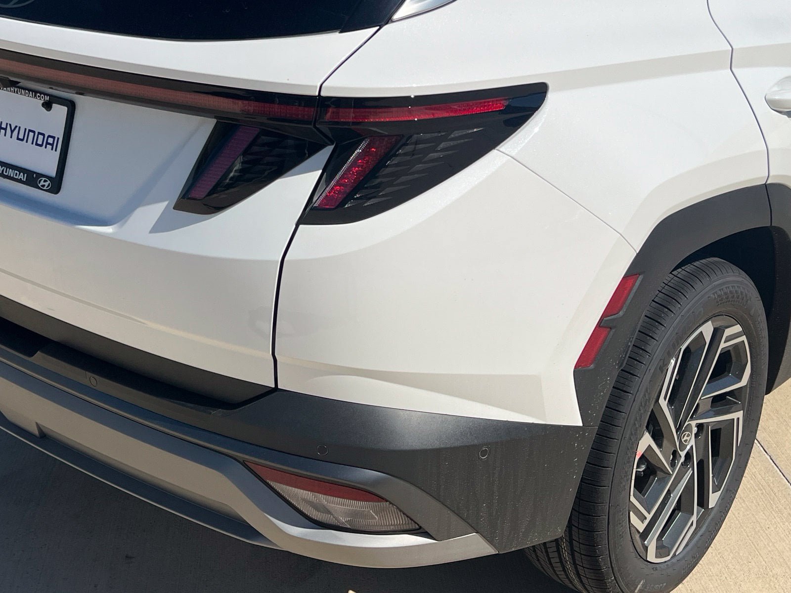 New 2026 Hyundai Tucson Limited FWD image 13