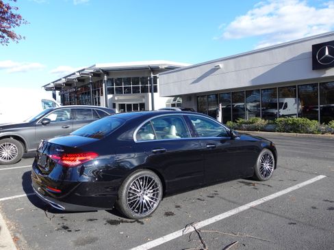 Certified 2022 Mercedes-Benz C 300 4MATIC Sedan image 5