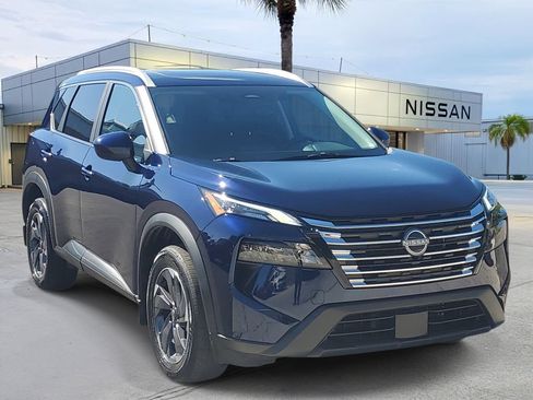 Certified 2025 Nissan Rogue SV w/ SV Premium Package FWD image 9