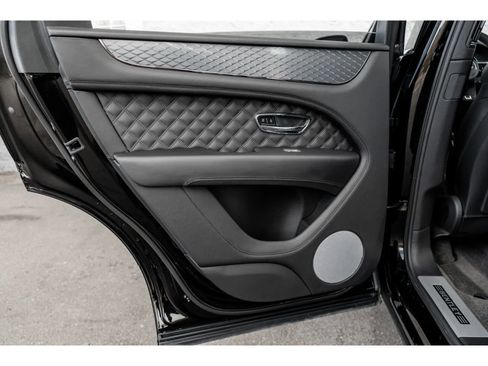 Used 2022 Bentley Bentayga image 35