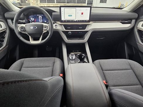 New 2025 Ford Explorer Active image 5