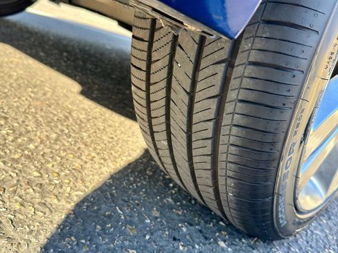 Used 2017 Hyundai Veloster Value Edition image 15