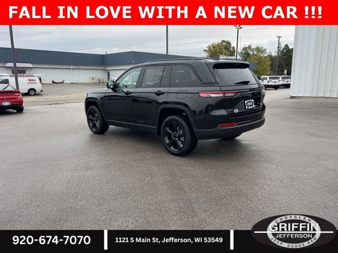 New 2025 Jeep Grand Cherokee Limited w/ Luxury Tech Group II image 16