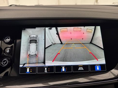 Used 2022 Buick Envision Essence w/ Technology Package I image 27