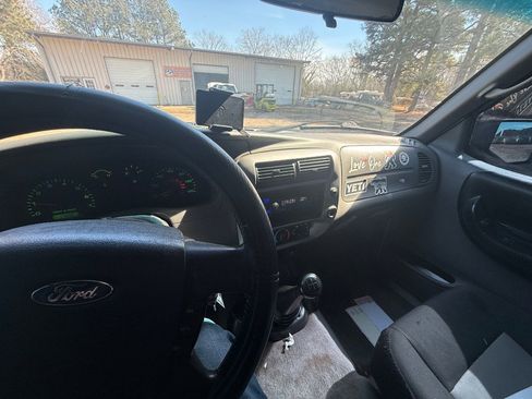 Used 2011 Ford Ranger XLT image 13