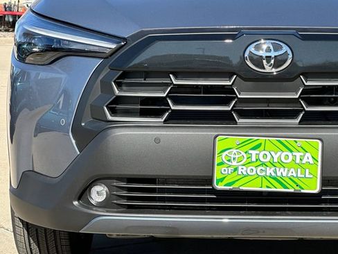 Used 2026 Toyota Corolla Cross XLE w/ Convenience Package FWD image 8