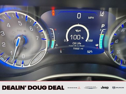 Used 2024 Chrysler Pacifica Touring-L image 17