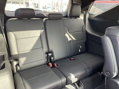New 2026 Chevrolet Traverse Z71 w/ Enhanced Driving Package image 10