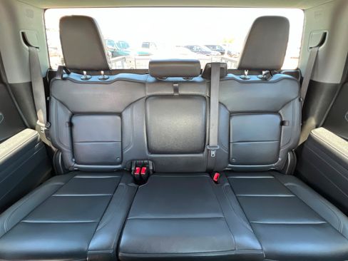 Used 2025 GMC Sierra 1500 SLT AWD/4WD image 25